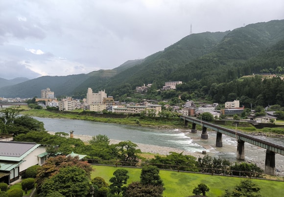 Gero, rivière Hida Gero Onsen, Japon