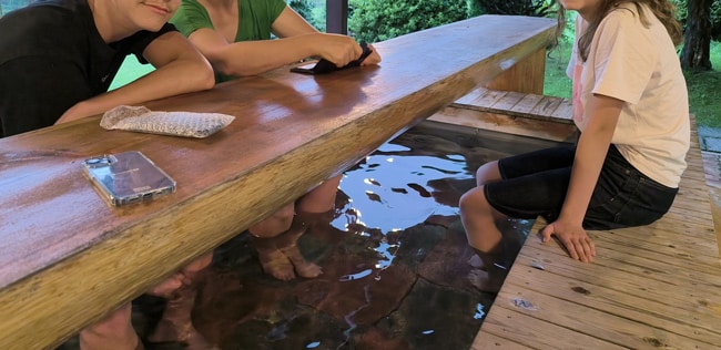 Bain de pieds, ashiyu, à Gero, Japon
