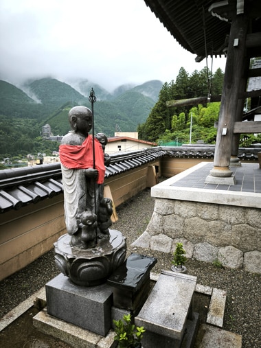 Statue de Jizô à Onsen-ji, Gero, Japon